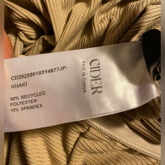 Round Neckline Solid Pleated Jumpsuit BNWT - Picture 7 of 11